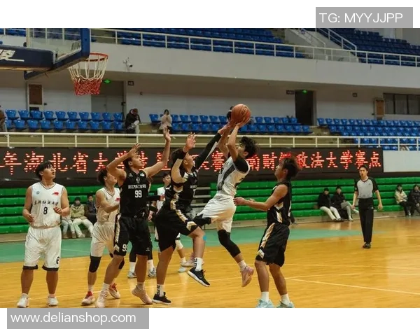 武汉篮球队在世界杯预选赛中以99分稳居积分榜首位,展现强劲实力 武汉篮球队在世界杯预选赛中以99分稳居积分榜首位,展现强劲实力